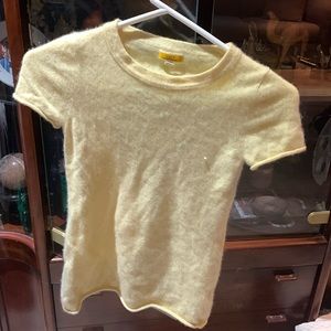 Never worn cashmere sweater. Gorgeous item!